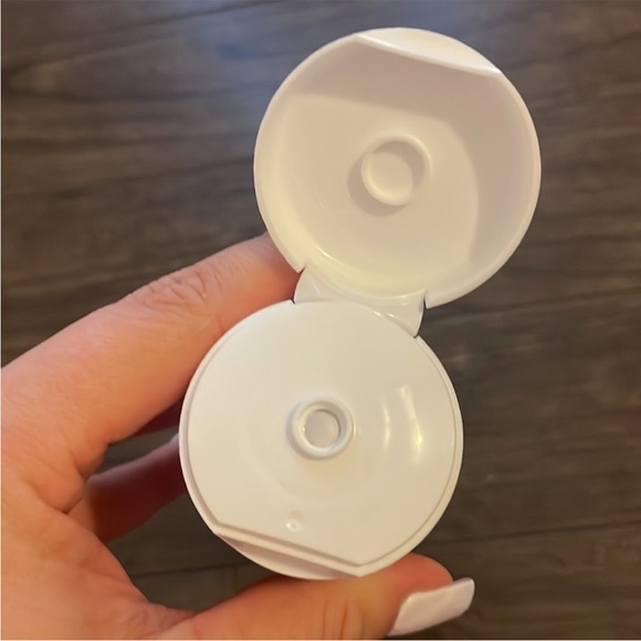 First Aid Beauty Ultra Repair Cream - Picture 2 of 3